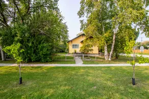 Cozy House ->ideal town location - Image 2