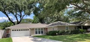 Galleria-Uptown Cottage Home - Image 2