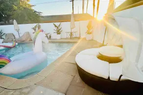 LA hidden gem, 11 min to Sofi, swimming pool - Image 3