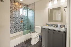 Comfy Alamodome home with rooftop terrace - Image 5