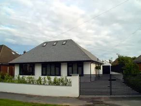 Contemporary Open Plan Beach House Sleeps 8 + cot - Image 5