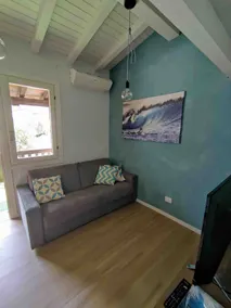 NIC Lake House - Image 5