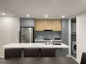 New stylish Townhouse in Burwood - Image 4