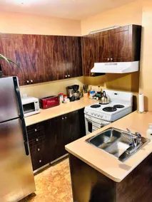 Beautiful lower unit in Downtown Mississauga - Image 5