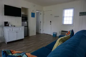 Unit #30, 1 Bedroom, Lakeside, Ludington Beach House - Image 5
