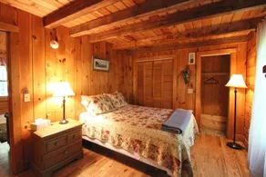 Maggie's Cabin - Image 5
