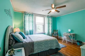 Charming Teal House in downtown Spartanburg - Image 3