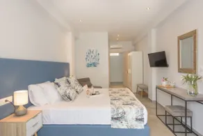 New modern studio by the sea_Green - Image 3