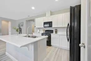 3 BR Visalia Home - Great Neighborhood - fast WiFi - Image 3
