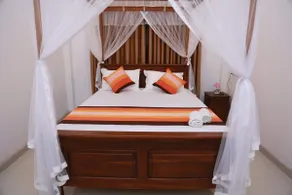 3BR Private Ground Floor Retreat with private Pool - Image 3
