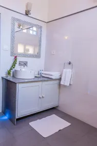 QILASAAZ SUITE GREEN: ELEGANT 2 BEDROOM APARTMENT - Image 5