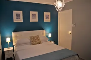 ★Classic, modern with a splash of glam 2 BR villa★ - Image 4