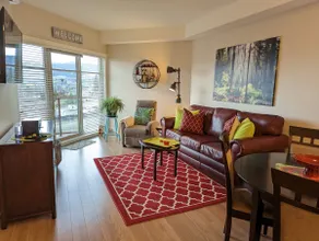 Lakeview Oasis: Pool, Hot tub, Gym & Wineries - Image 2