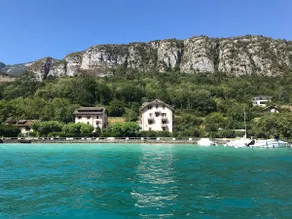 Rare 2 bedroom with private beach on Lake Annecy - Image 2