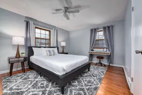 Relaxing Gem near Cleveland Clinic & Van Aiken District ~ Safe Neighborhood - Image 5