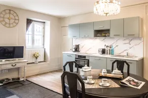Pont Neuf – Renovated Art Deco 2-bedroom + 2 bathrooms - Image 3