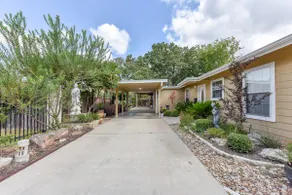 Newly Remodel 4BR/2BA & Jacuzzi 5 min airport &DT - Image 2