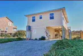 Oceanfront Cottage! 3 Bedrooms on Topsail Island! - Image 2