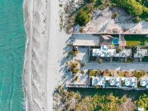 Beautiful beach house, sun, sand and sea - Image 3