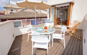 Centrally located Montmari TI Penthouse, Private Terrace - Image 2