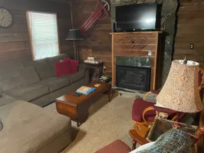Hilltop Hideaway in the Nacoochee Village - Image 2