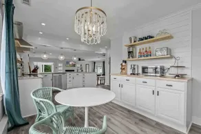 Spacious4BR home with waterviews - Image 4