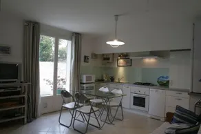 Nice townhouse, quiet and sunny - Image 3