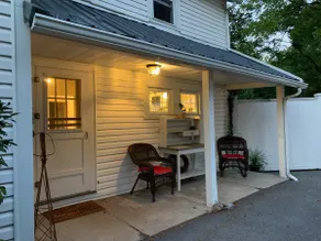 Spacious Stream Side 4 bedroom Historic Home - Image 5