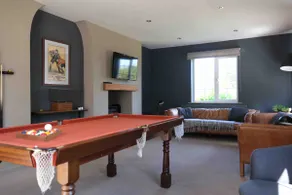 Explore North Yorkshire. Large, stylish farmhouse - Image 4