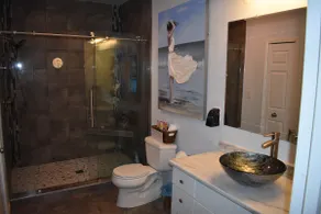 Spacious Lower Level Guest Suite - Image 4