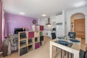 near the port, comfortable, Wi-Fi, aircon - Image 3