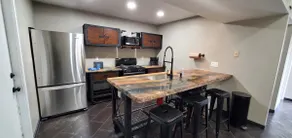 \"SteamPunk\" 2bedroom With Hottub, Pets Welcome, 5G Fiber WiFi ! - Image 3