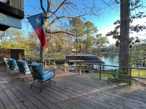 Lakefront Chalet | Sleeps 8 | Firepit | 1hr Dallas - Image 2