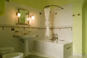 Apartamento pintoresco en pueblo de montaña de olivos Terraza al Mediterráneo 8 min a la playa - Image 5