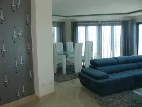 Luxus-Wohnung mit Blick auf das Meer, Kinderspielplatz und Pool - Image 5