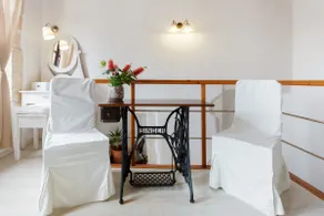 Renovated Corner House Hideaway of Authentic Venetian Stone - Image 3