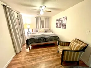 Comfortable 2-bed Condo, Southwestern Travel Hub - Image 4