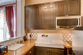 Victorian Charm Cap Hill Furnished Studio-Suite #4 - Image 4