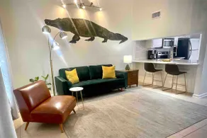The Swamp Suite Luxury King - Image 5