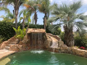 Santa Clarita Tropical Getaway, Six Flags, LA - Image 3