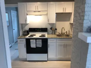 Cute, perfectly located downtown 1 bedroom parking - Image 5