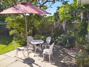 Beautiful Garden Room near Arne Nature Reserve - Image 4