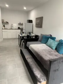 Lovely1 bedroom apartment/guest house FREE Parking - Image 2