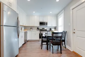 Free Parking 3 Bed 2 Bath | Peapod Rentals 88 - Image 2