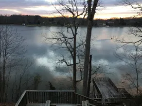 OnTheRocks: Waterfront Log home on 3 private acres - Image 5