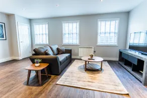 Wiltshire Suite - Luxury Serviced Flat in Old Town with secure parking - Image 3