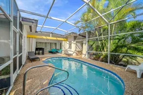 Perfect Location w/ pool -close to beach or DT! - Image 4