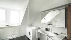 Löwenplatz Apartment near Station by Airhome - Image 5
