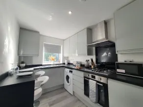 Lovely 2- Bedroom flat in Bedfordshire - Image 5