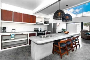 Private pool, rooftop patio-hot tub, AC,WIFI,Grill - Image 2